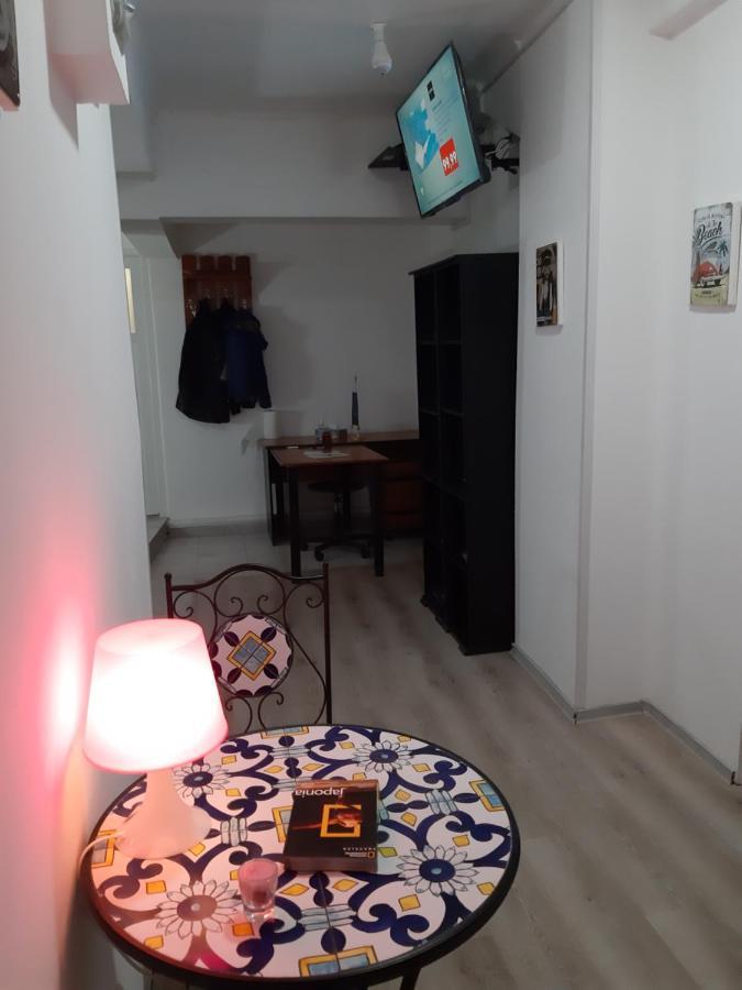 Carol 51 Hostel Bucharest Exterior photo